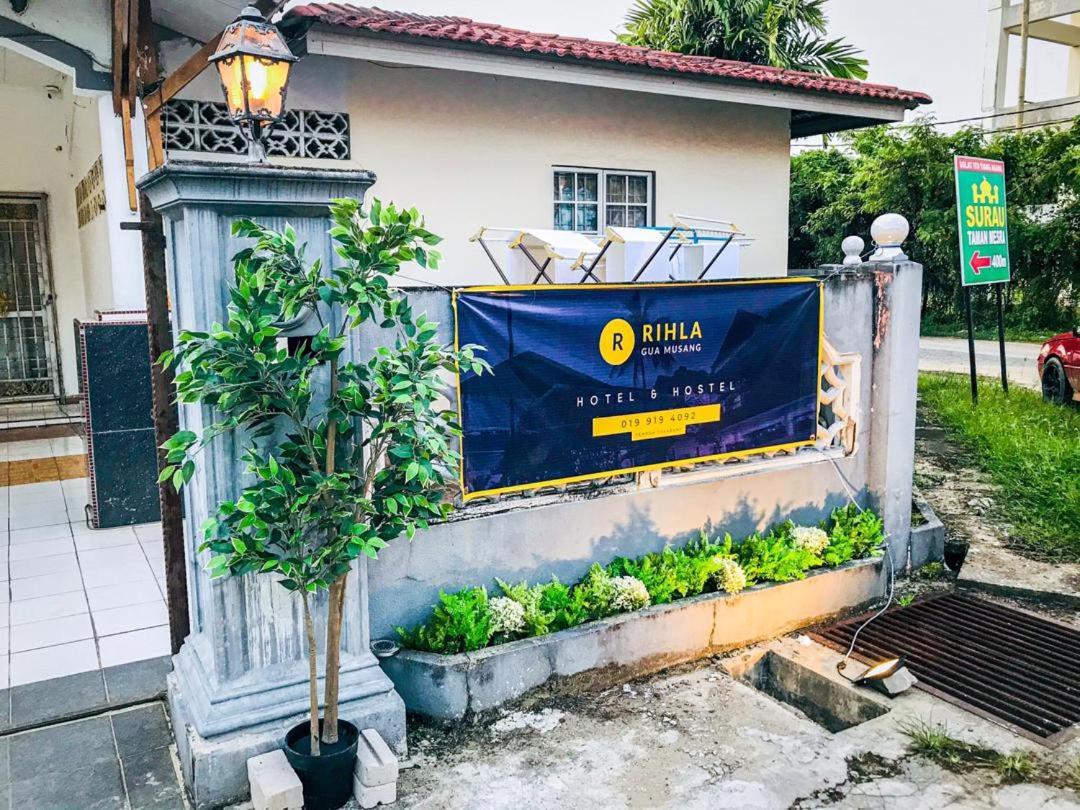 Rihla Dataran Tengah Albergue Gua Musang Exterior foto