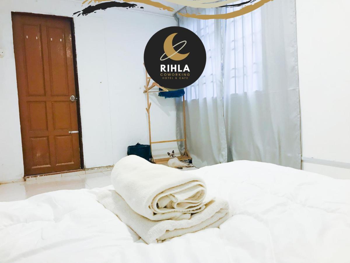Rihla Dataran Tengah Albergue Gua Musang Exterior foto