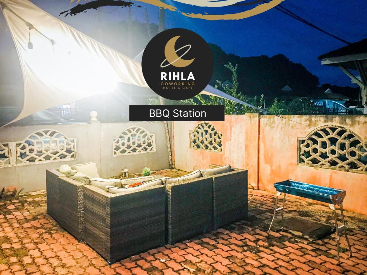 Rihla Dataran Tengah Albergue Gua Musang Exterior foto
